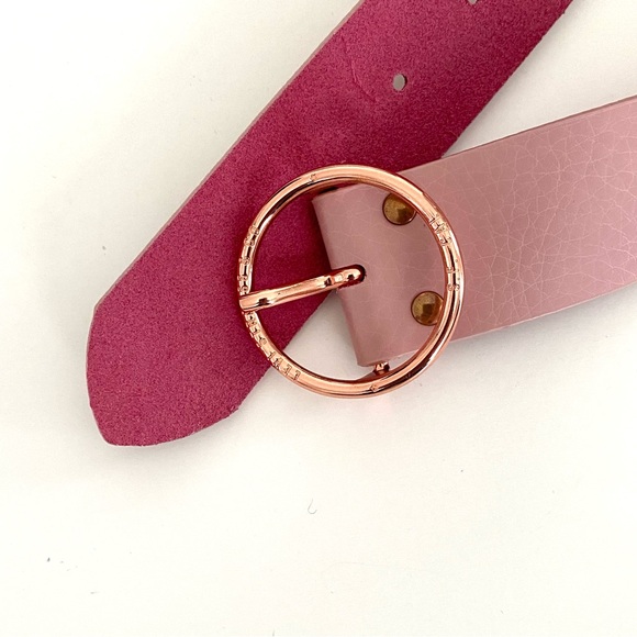 Levi's Accessories - New Levi’s Pink 100% Bovine Leather Belt Rose Gold Buckle Size 75